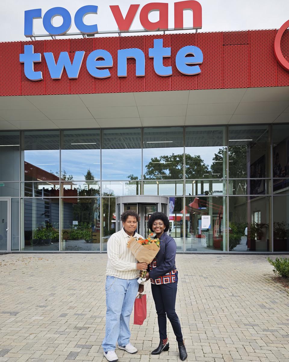 Blogger Eliane and her son.