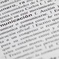  Diccionario de español centrado en la palabra "comunicación".